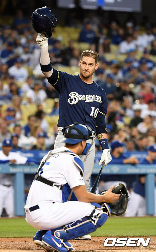 밀워키 야스마니 그랜달이 다저스 팬들에게 인사하고 있다. /LA(미국 캘리포니아주)=최규한 기자 dreamer@osen.co.kr