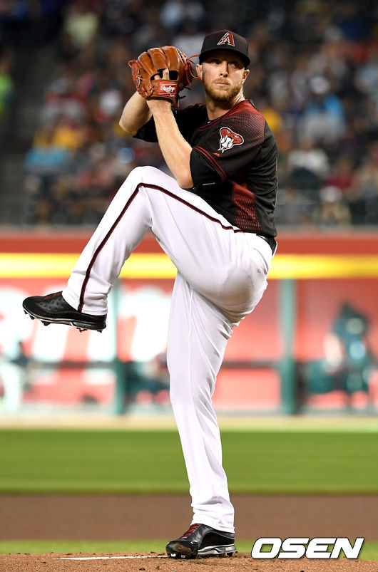 애리조나 선발 메릴 켈리가 힘차게 공을 뿌리고 있다. /피닉스(미국 애리조나주)=최규한 기자 dreamer@osen.co.kr