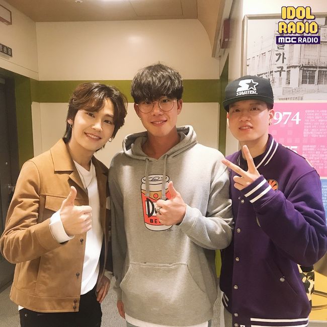[사진] '아이돌 라디오'에 출연한 DJ 정일훈, 댄서 차현승, 비투비 프니엘(왼쪽부터)