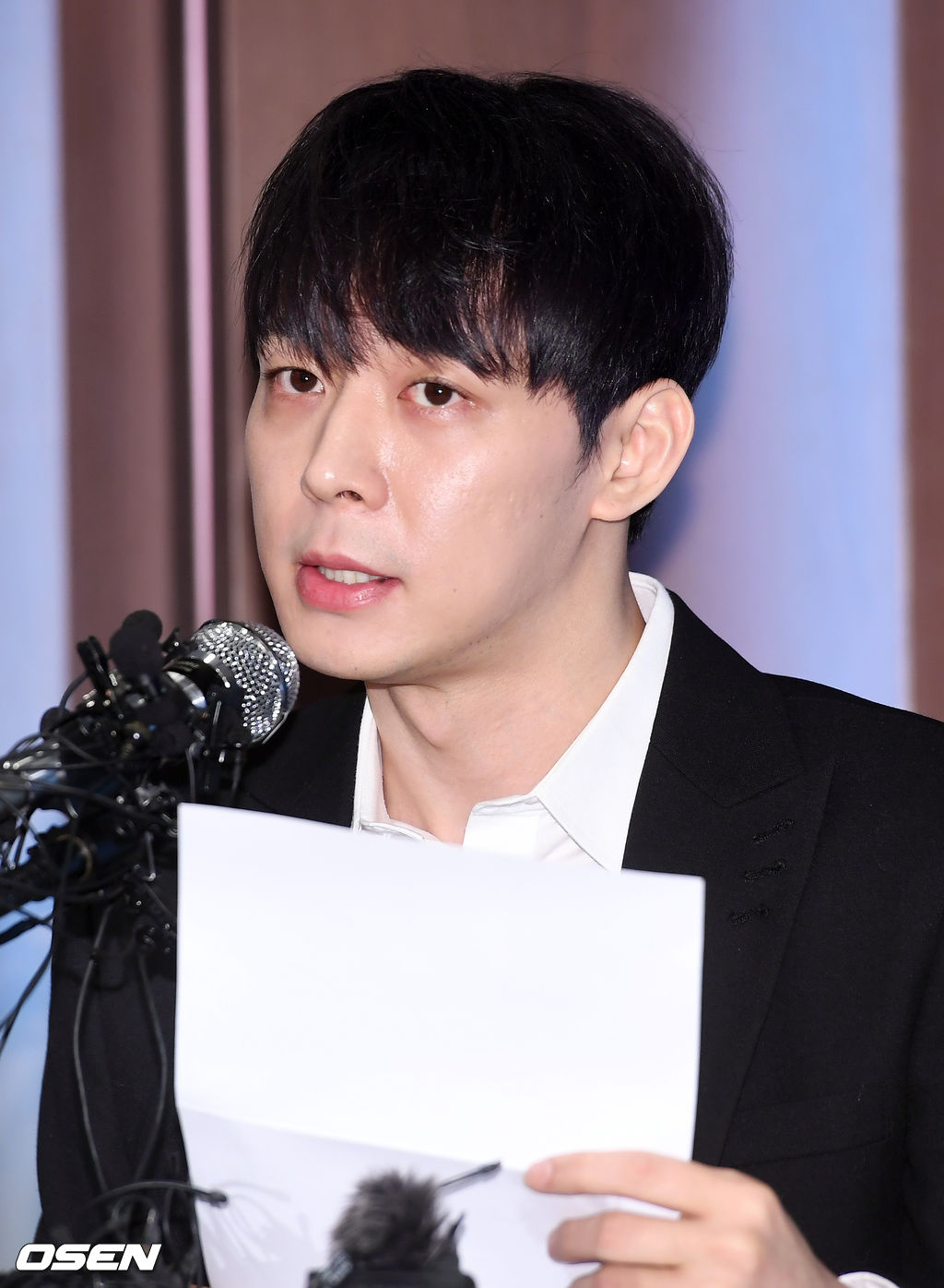 그룹 JYJ 멤버이자 배우 박유천이 기자회견장에서 입장을 밝히고 있다.. /rumi@osen.co.kr