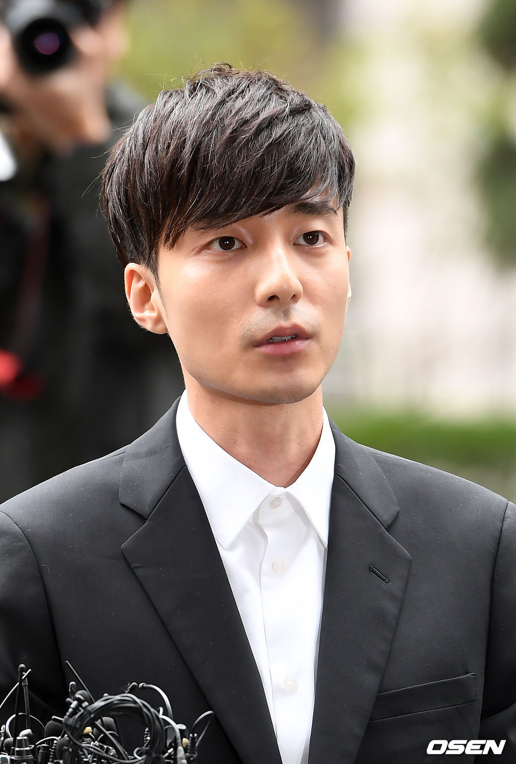 가수 로이킴이 서울지방경찰청 포토라인에 서고 있다. /rumi@osen.co.kr