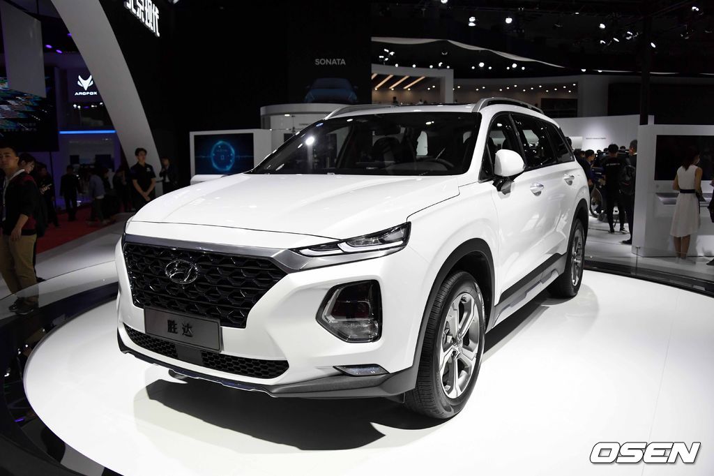 16일 상하이모터쇼 미디어데이에서 만나본 현대차 중국형 싼파페 셩다.
