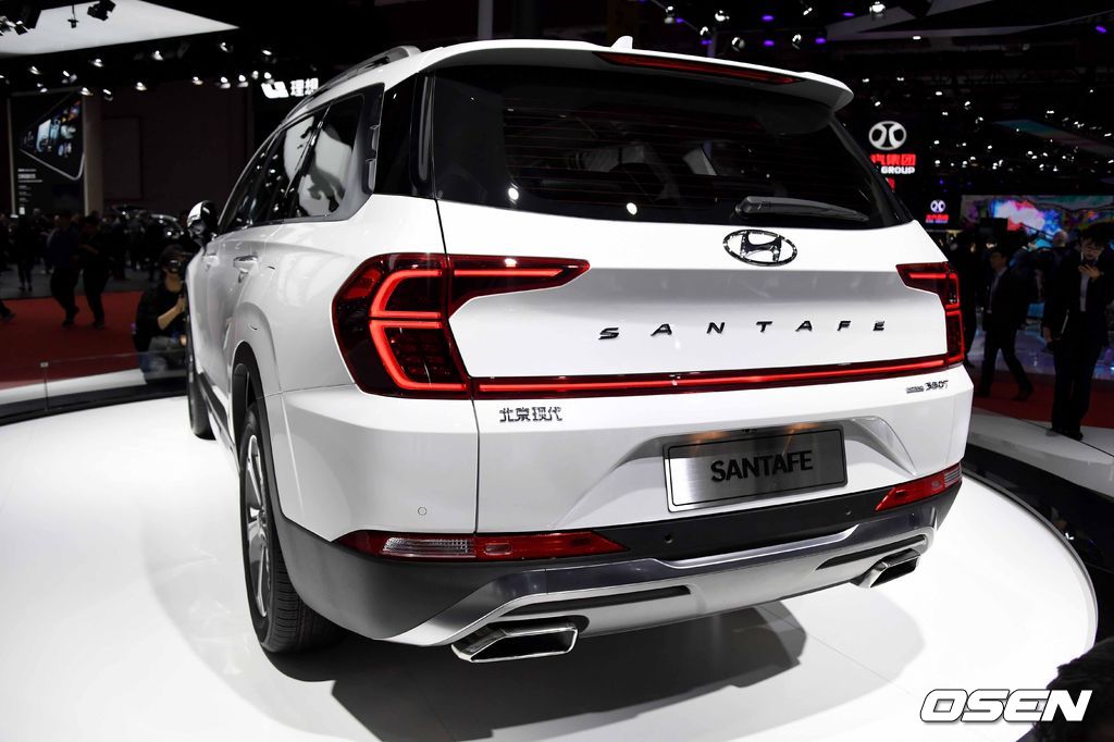 16일 상하이모터쇼 미디어데이에서 만나본 현대차 중국형 싼파페 셩다.
