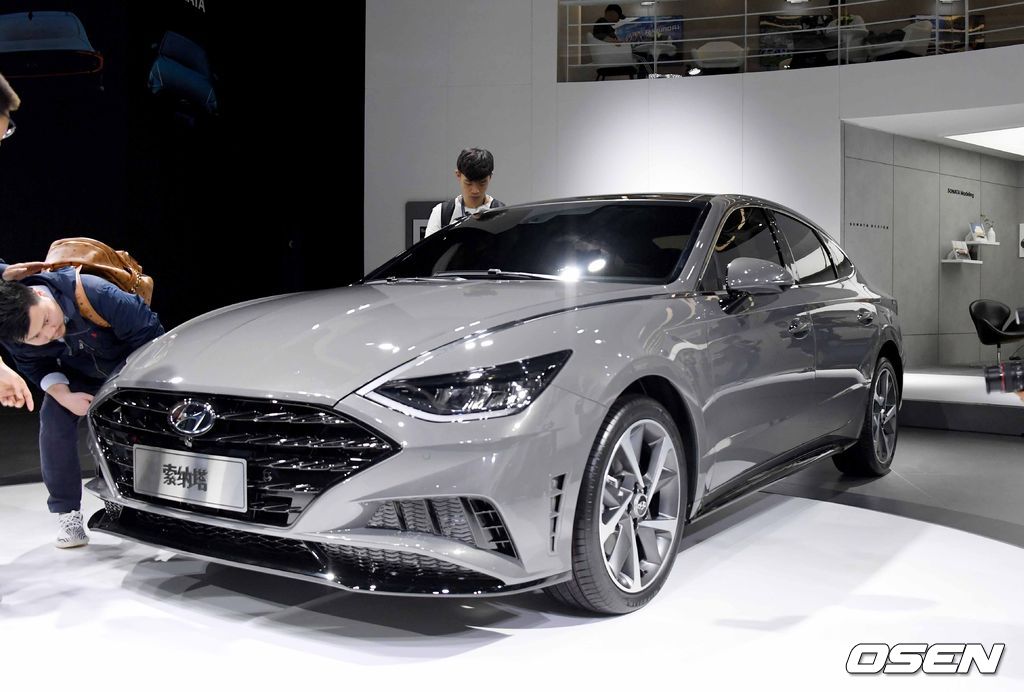 16일 상하이모터쇼 미디어데이에서 만나본 현대차 중국형 쏘나타.