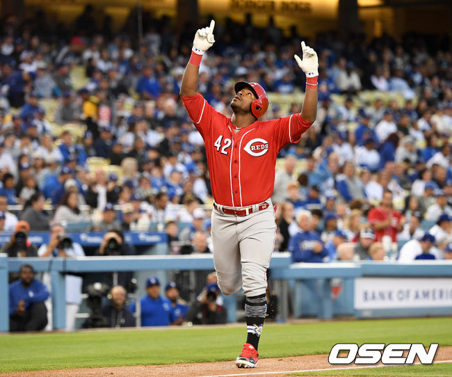 1회초 1사 1루 상황 신시내티 푸이그가 선제 중월 투런포를 날리고 그라운드를 돌며 기뻐하고 있다. /dreamer@osen.co.kr