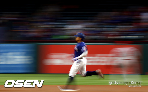 1회 2루타를 치고 질주하는 추신수(2019/4/17) ⓒGettyimages(무단전재 및 재배포 금지)