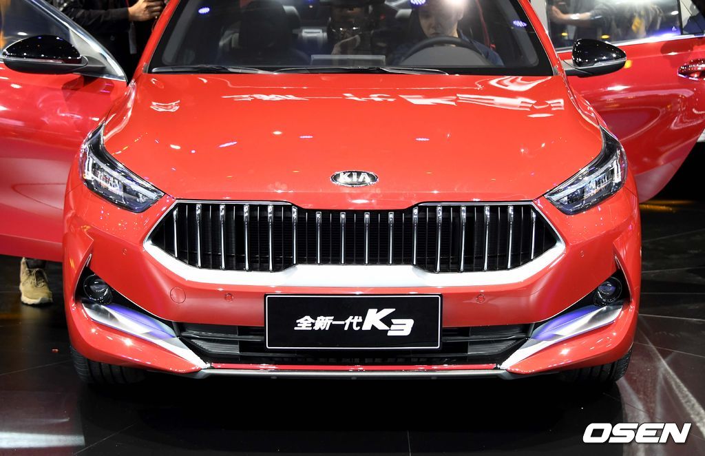 기아자동차가 상하이모터쇼에서 처음 공개한 중국 전략형 신차 '올 뉴 K3'.