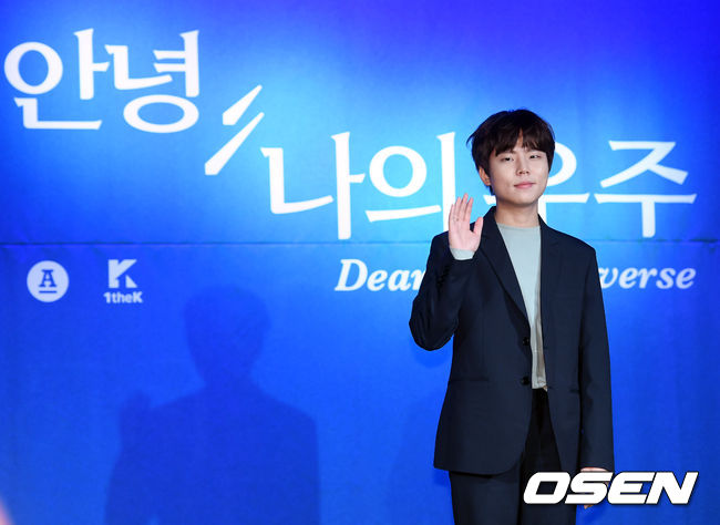 가수 정승환이 참석해 포토타임을 갖고 있다. / eastsea@osen.co.kr