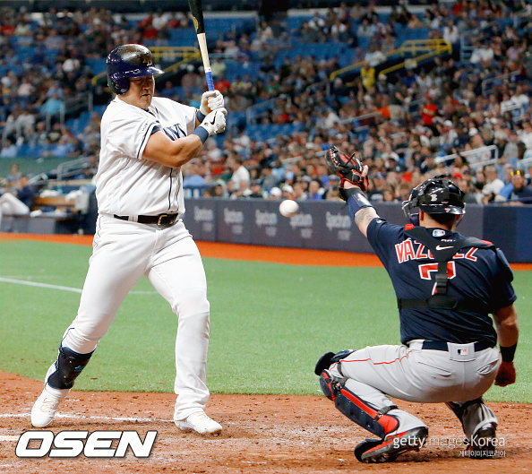 투구에 맞는 최지만(2019/4/20)ⓒGettyimages(무단전재 및 재배포 금지)