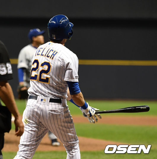 21일(한국시간) 미국 위스콘신주 밀워키 밀러파크에서 ‘2019 메이저리그’ 밀워키 브루어스와 LA 다저스의 경기가 열렸다.6회말 무사에서 밀워키 크리스티안 옐리치가 우월 솔로 홈런을 치고 있다. /dreamer@osen.co.kr
