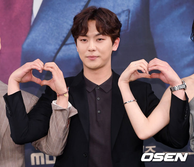 배우 안우연이 참석해 포토타임을 갖고 있다. / eastsea@osen.co.kr