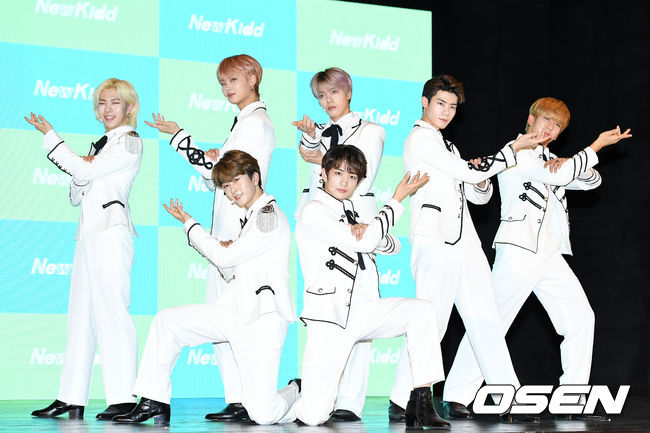 23일 오후 서울 중구 롯데피트인 동대문점에서 그룹 뉴키드 데뷔 앨범 'NEWKIDD' 발매기념 쇼케이스가 열렸다.그룹 뉴키드가 포토타임을 갖고 있다. /sunday@osen.co.kr