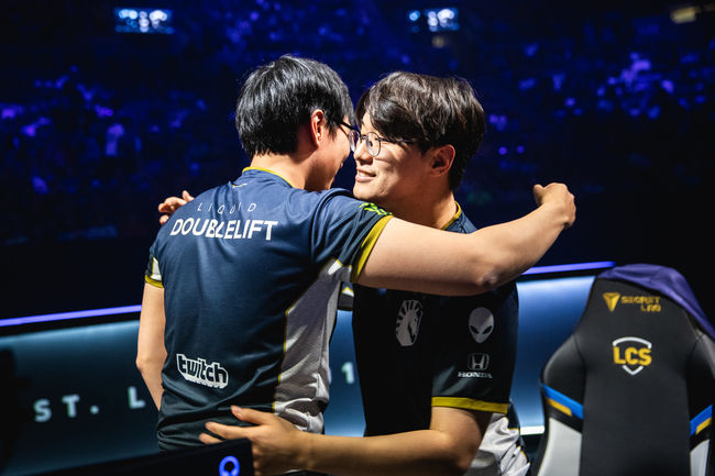 '더블리프트' 피터 펭(왼쪽)과 '코어장전' 조용인 /라이엇 게임즈 플리커.