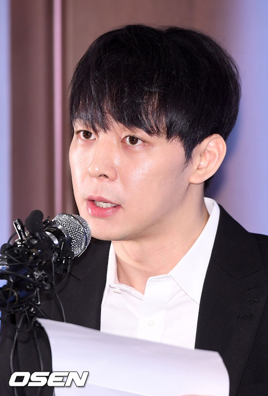 그룹 JYJ 멤버이자 배우 박유천이 기자회견장으로 입장하고 있다. /rumi@osen.co.kr