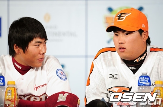 지난 2010년 시즌 전 미디어데이 때 강정호-류현진. /soul1014@osen.co.kr