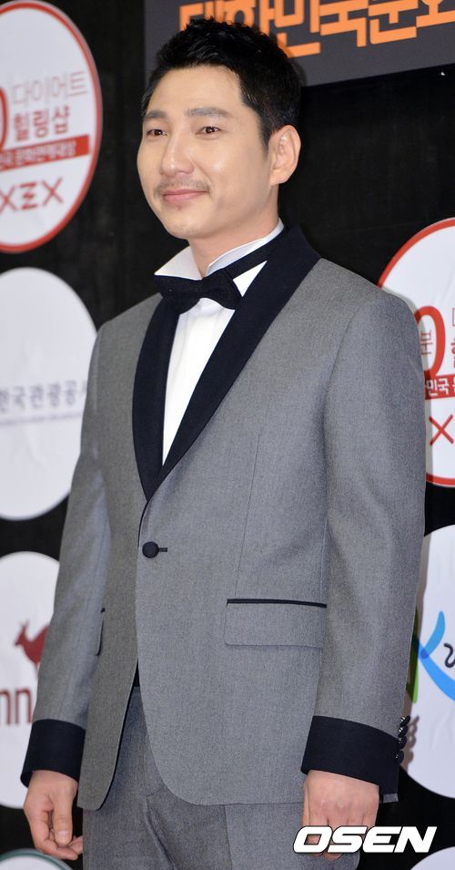 배우 정운택이 포토타임을 갖고 있다./ dreamer@osen.co.kr