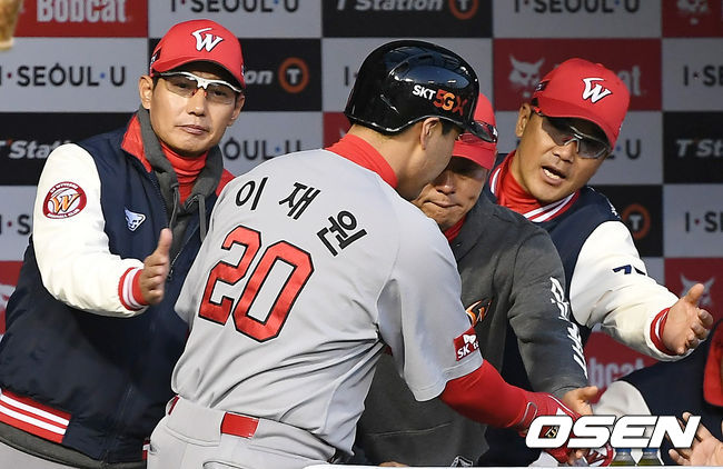SK가 KT를 꺾고 5연승을 달렸다. /pjmpp@osen.co.kr