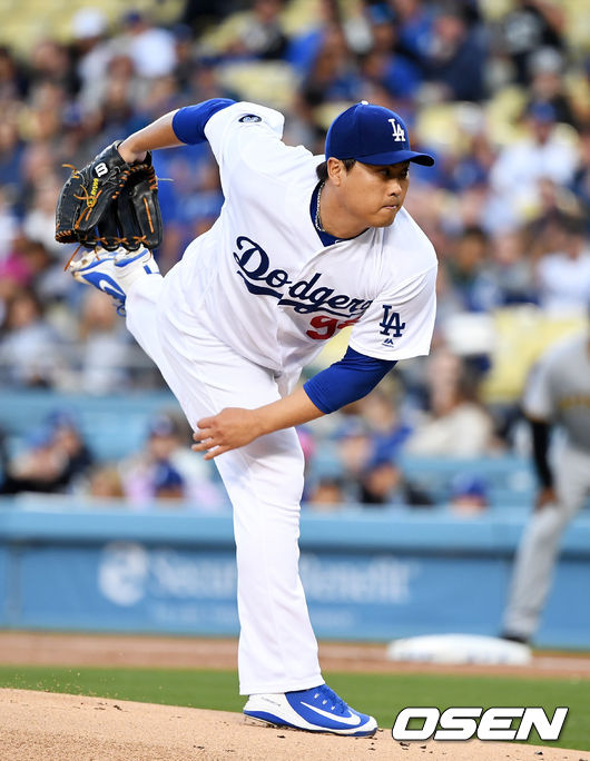 1회초 다저스 선발 류현진이 역투하고 있다. /dreamer@osen.co.kr