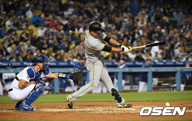 4회초 무사에서 피츠버그 강정호가 다저스 류현진을 상대로 3루땅볼로 물러나고 있다. /dreamer@osen.co.kr