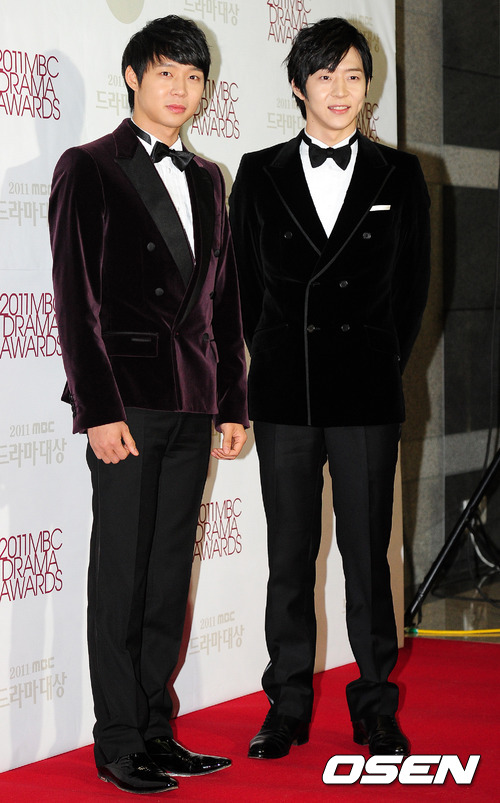 박유천과 박유환 형제.