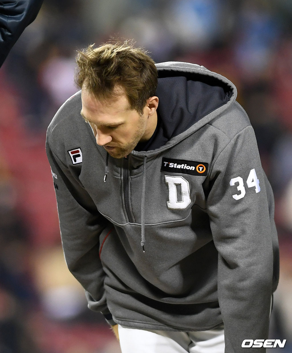 경기를 마치고 두산 린드블럼이 팬들에 인사를 하고 있다. /jpnews@osen.co.kr