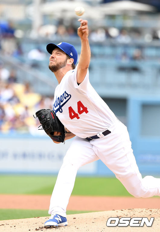 다저스 선발 리치 힐이 힘차게 공을 뿌리고 있다. /dreamer@osen.co.kr