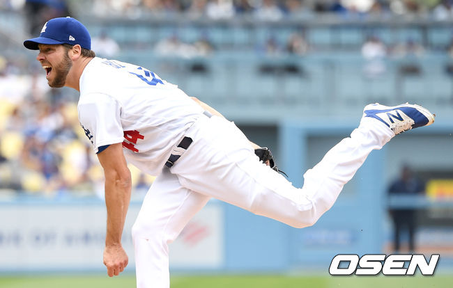 다저스 선발 리치 힐이 힘차게 공을 뿌리고 있다. /dreamer@osen.co.kr
