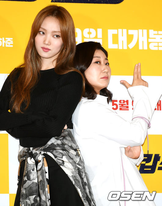 영화 ‘걸캅스’ 언론배급 시사회가 30일 오후 서울 용산구 이촌동 CGV 용산아이파크몰에서 열렸다. 주연 배우들이 포토타임을 갖고 있다. /pjmpp@osen.co.kr