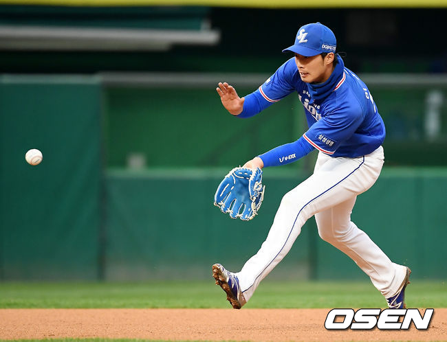 삼성 유격수 이학주가 30일 광주 KIA전에서 결정적인 실책을 범해 패인을 제공했다. /youngrae@osen.co.kr