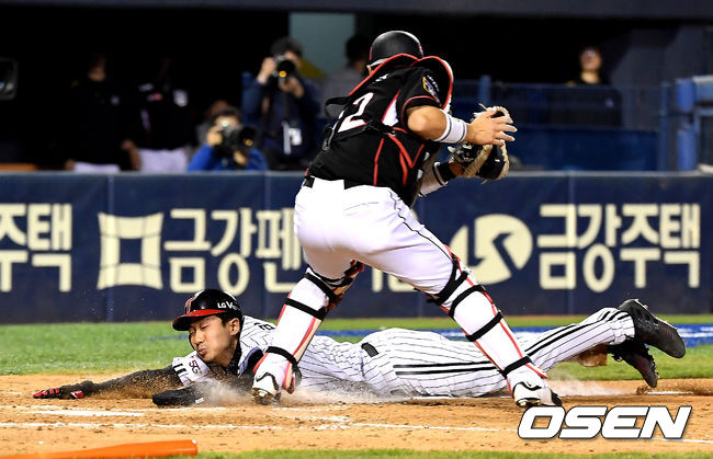 5회말 무사 1,3루 LG 김용의가 이천웅의 1루수 앞 땅볼때 홈으로 쇄도해 득점을 올리고 있다. / youngrae@osen.co.kr