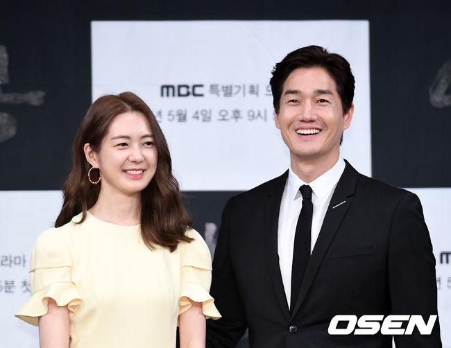 ] 2일 오후 서울 상암 MBC 골든마우스홀에서 새 주말드라마 '이몽' 제작발표회가 열렸다.배우 이요원, 유지태가 포토타임을 하고 있다. /jpnews@osen.co.kr