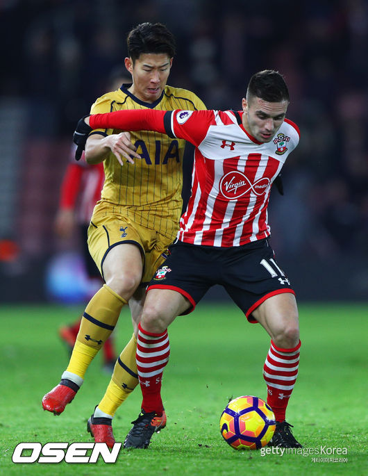 [사진] ⓒGettyimages(무단전재 및 재배포 금지) / 잉글랜드 무대 시절 볼다툼 중인 손흥민과 타디치