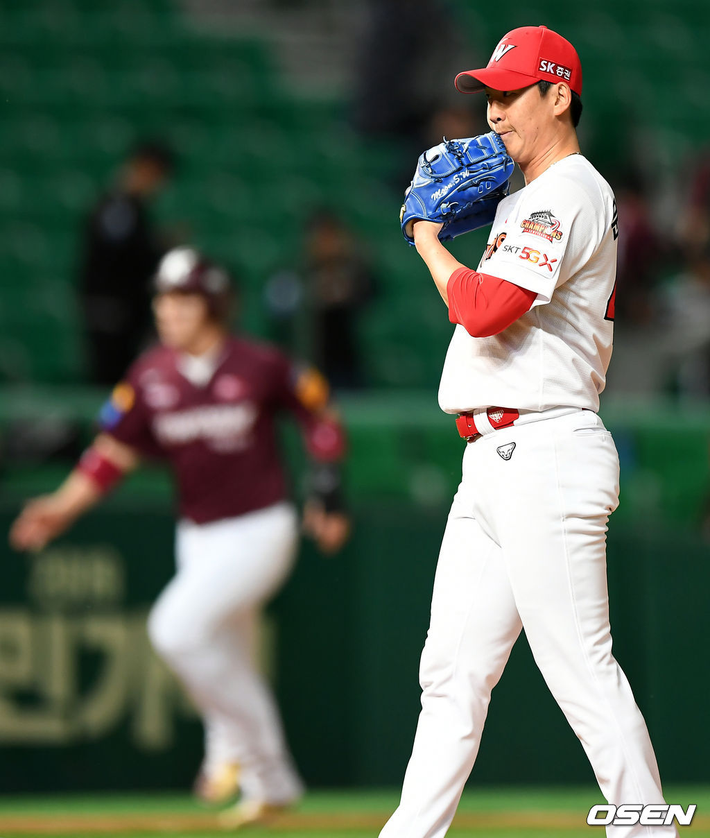 5회초 1사 1루 키움 장영석에게 2점 홈런을 허용한 SK 선발 아쉬워하고 있다. /pjmpp@osen.co.kr
