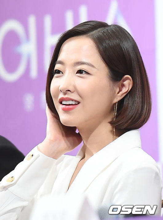 배우 박보영이 포토타임을 갖고 있다. / youngrae@osen.co.kr
