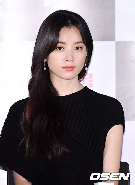 배우 한효주가 20일 오후 서울 용산 아이파크몰 용산CGV에서 열린 영화 '인랑' 언론시사회에 참석해 포토타임을 갖고 있다. / youngrae@osen.co.kr