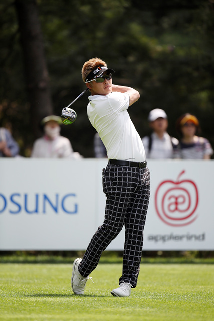 7번홀에서 드라이브 티샷을 날리고 있는 이태희. /KPGA 제공.