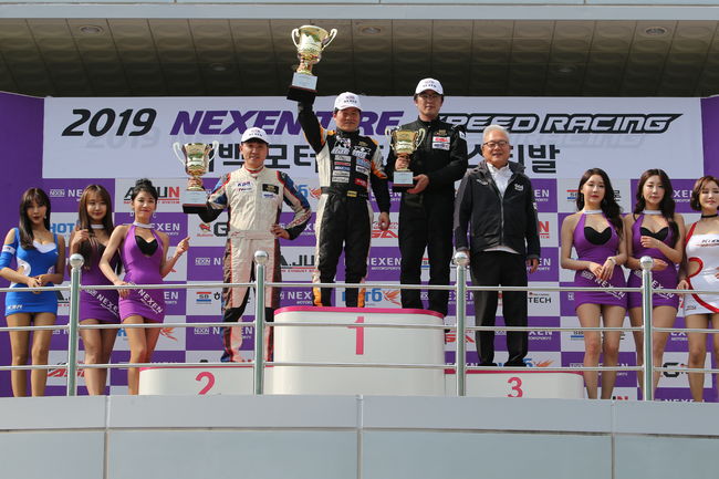 GT200 클래스 시상대.