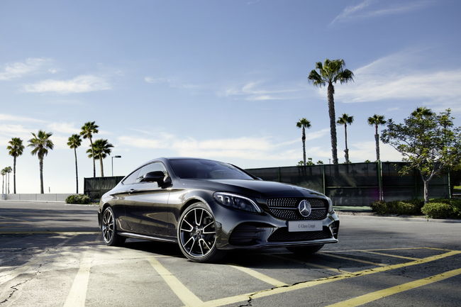 메르세데스-벤츠 더 뉴 C 220 d 4MATIC 쿠페.