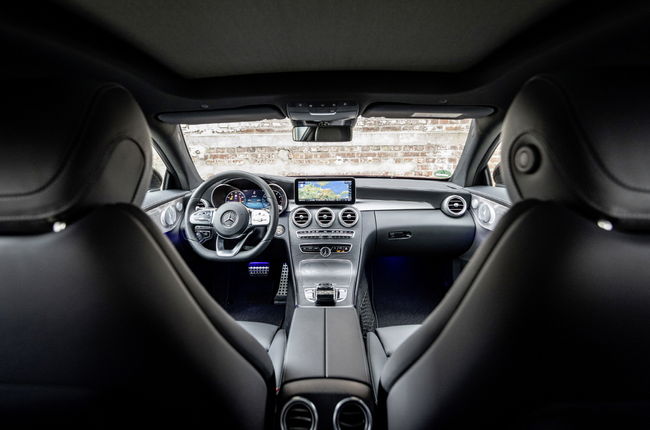 메르세데스-벤츠 더 뉴 C 220 d 4MATIC 쿠페.