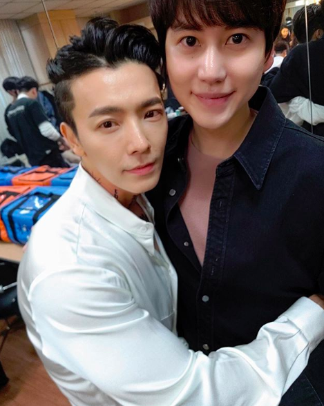 [사진=동해 SNS] 슈퍼주니어 동해(왼쪽)와 규현(오른쪽)