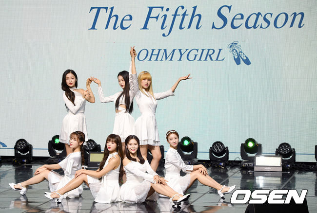 그룹 오마이걸이 포토타임을 갖고 있다. / eastsea@osen.co.kr