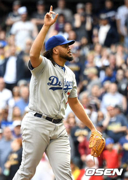 9회 승리를 지켜낸 다저스 마무리 켄리 잰슨이 승리를 기뻐하고 있다. /dreamer@osen.co.kr