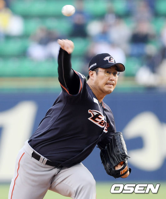 1회말 한화 선발투수 장민재가 역투하고 있다. / eastsea@osen.co.kr