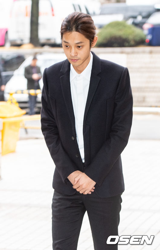 14일 오전 성관계 동영상 불법 촬영-유포 논란을 빚은 가수 정준영이 서울지방경찰청 광역수사대에 피의자 신분으로 출석했다. 가수 정준영이 출석하고 있다./sunday@osen.co.kr