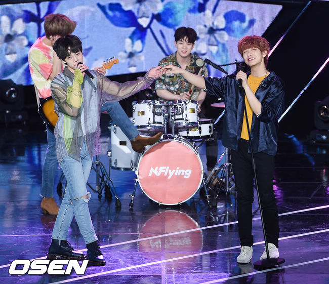 7일 오후 서울 마포구 상암동 SBS 프리즘타워에서 SBS MTV '더쇼' 생방송이 진행됐다. 그룹 엔플라잉이 멋진 무대를 펼치고 있다./soul1014@osen.co.kr