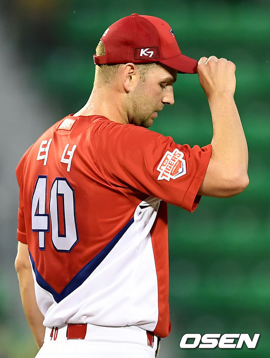 KIA 타이거즈 외국인투수 제이콥 터너가 부진한 투구를 이어가고 있다. /pjmpp@osen.co.kr