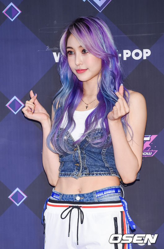 25일 오후 서울 상암동 CJ ENM에서 Mnet '엠카운트다운(이하 엠카)' 리허설이 진행됐다. 리허설에 앞서 가수 강시원이 포즈를 취하고 있다. / soul1014@osen.co.kr