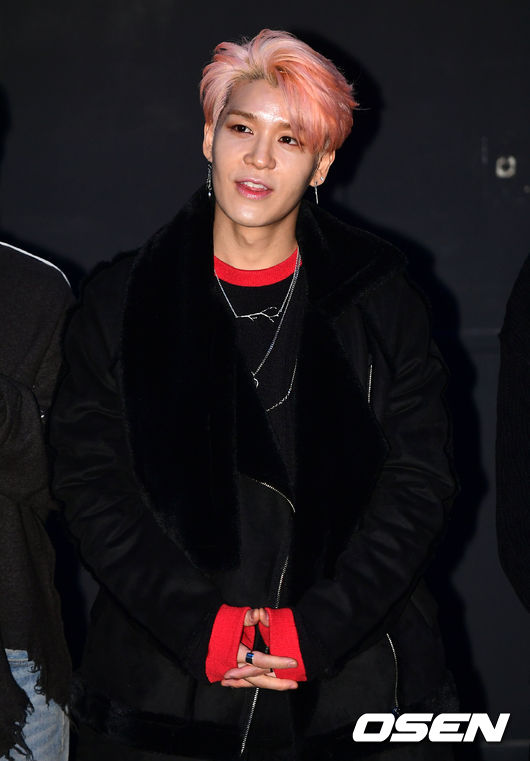 강성훈이 포토타임을 갖고 있다. /pjmpp@osen.co.kr