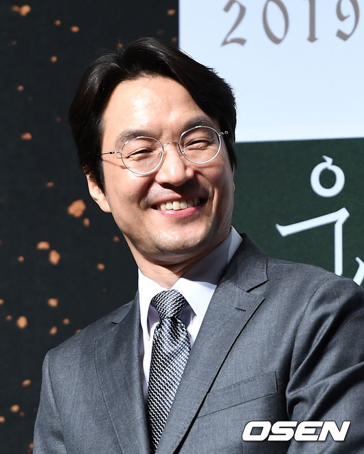 배우 한석규가 미소를 짓고 있다./sunday@osen.co.kr