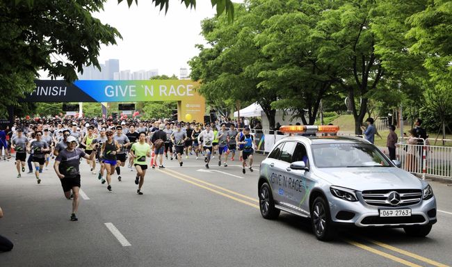 메르세데스-벤츠 사회공헌위원회의 사회공헌사업 ‘기브앤레이스(GIVE ’N RACE)’.